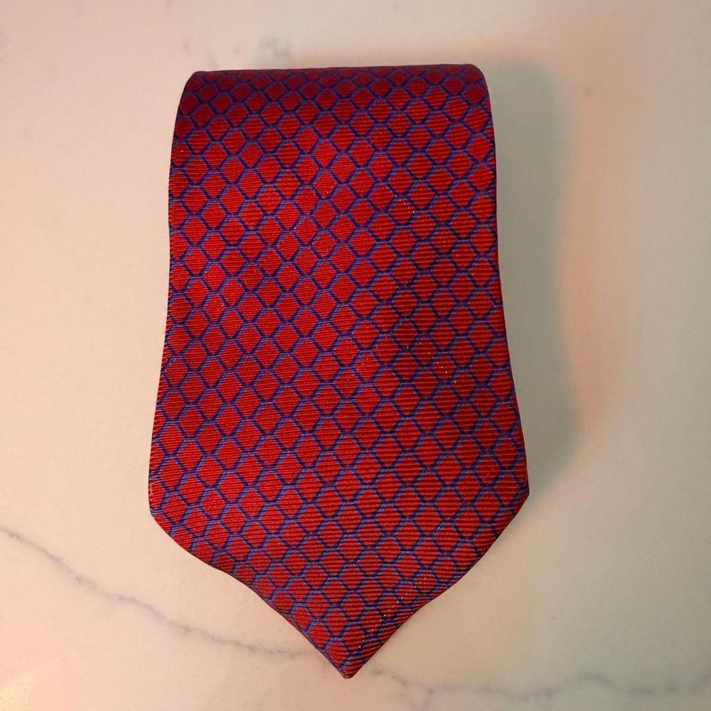 Tommy Hilfiger Red Tie with Blue Geometric Pattern